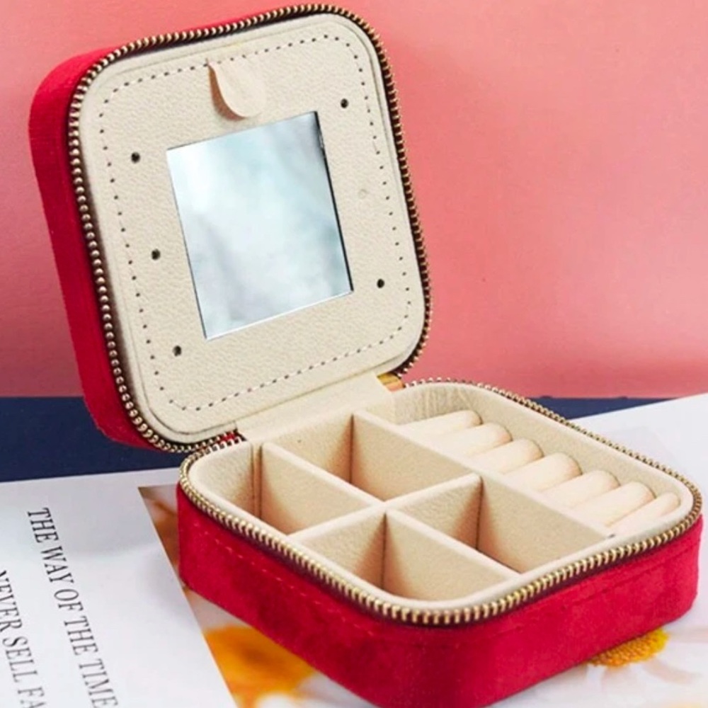 ❣️Elegant red Jewelry Organizer